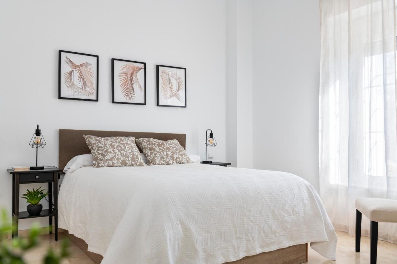 Apartamento Leones Home, Parking Y Vistas Al Rio Sevilla