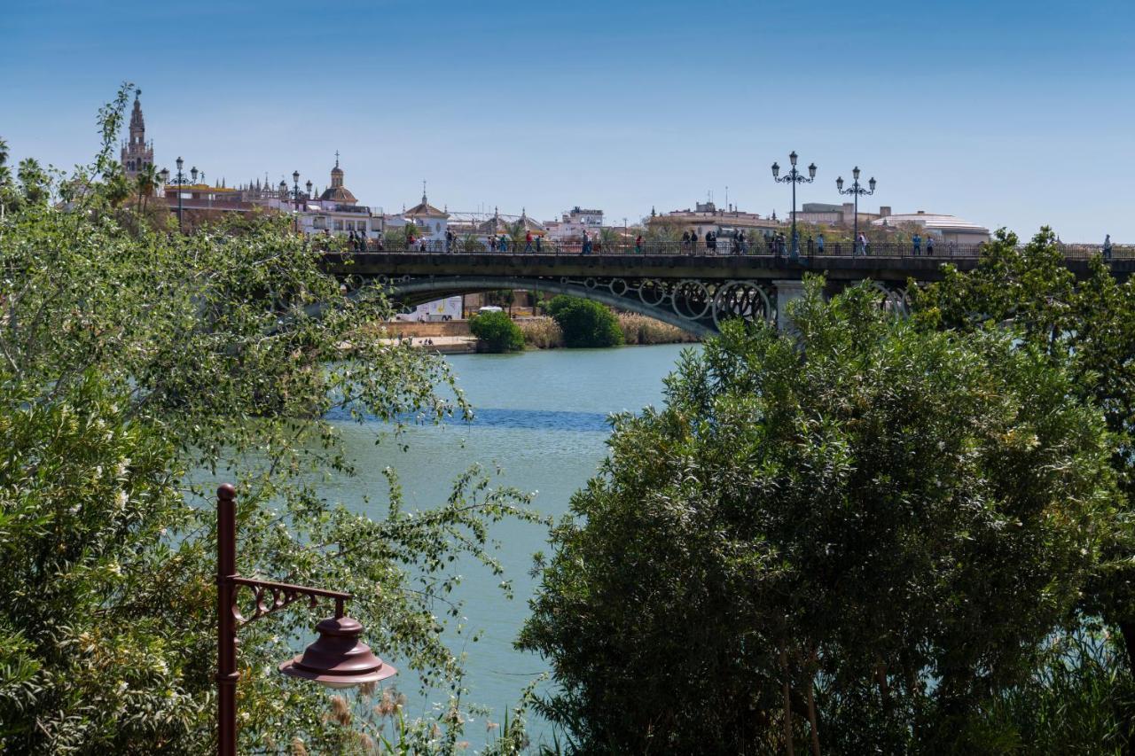 Leones Home, Parking Y Vistas Al Rio Sevilla